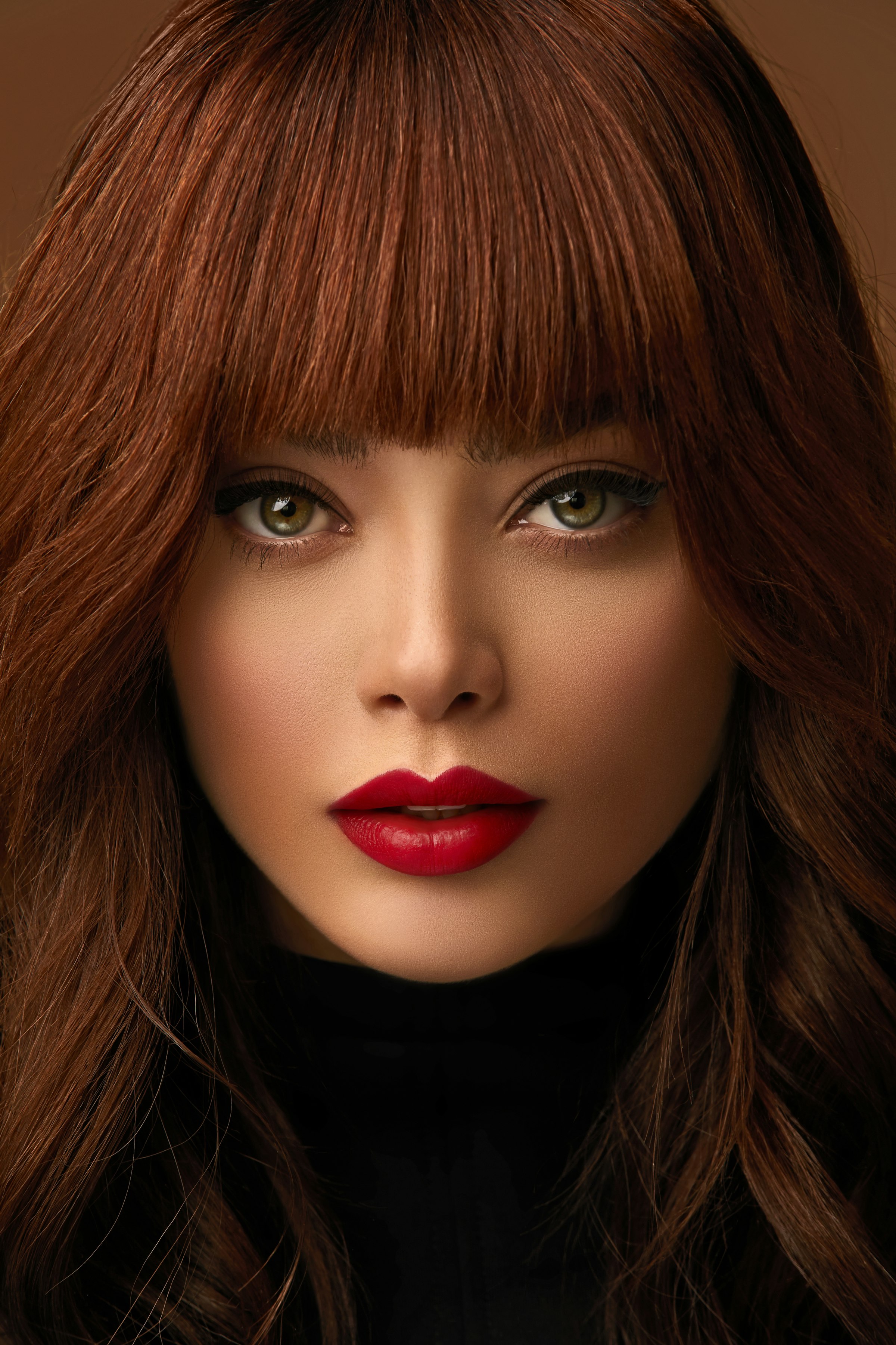 Çalışma alanı estetiği için portre — ATELIER kampanya görseli